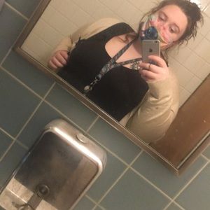 Meet your Posher, Alexis